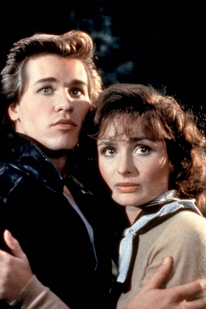 Val Kilmer e Lucy Gutteridge in una foto di scena di Top Secret!